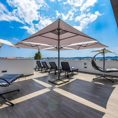 Rooftop Heated Pool Jelena Вілла Задар
